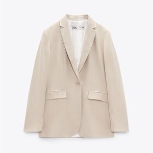 Straight cut buttoned blazer | Zara